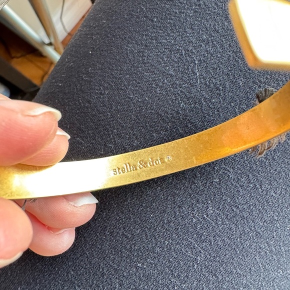 Black and Gold Beaded Bracelet - Picture 3 of 3